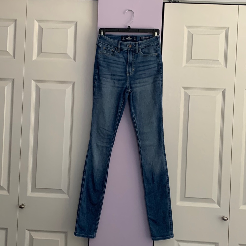 HOLLISTER HIGH-RISE SUPER SKINNY JEANS SIZE 0L